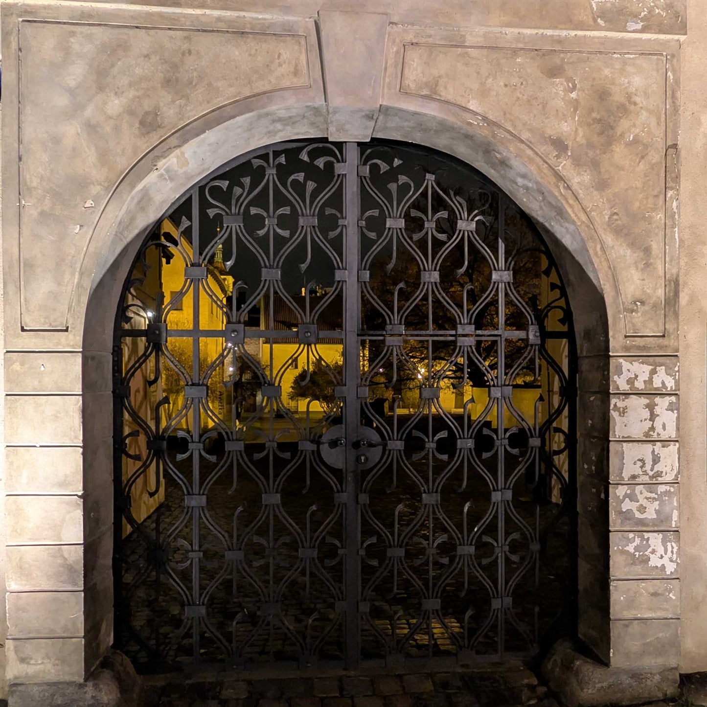 Ghosts of Prague (1h30m)